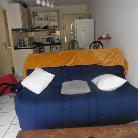 Flat Apartment Сен-Киприен Екстериор снимка